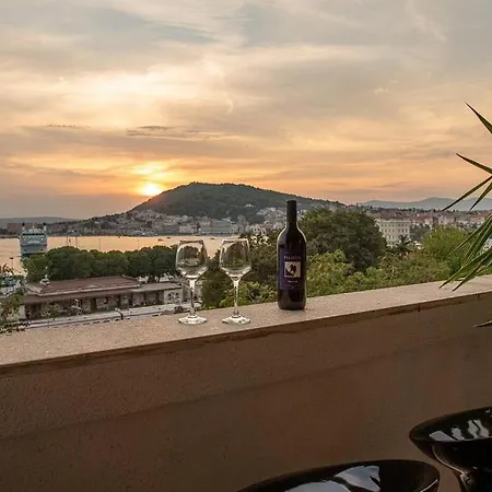 منزل للإقامة View ,top Location ! *